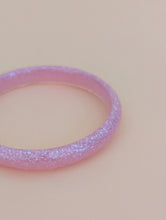 Charger l'image dans la galerie, Bracelet jonc résine rose irisé