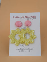 Charger l'image dans la galerie, Boucles d'oreilles soleil jaune et rose