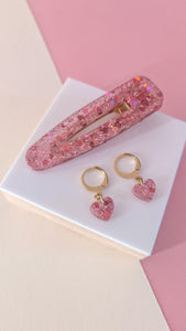 Ensemble barrette et boucles d'oreilles rose