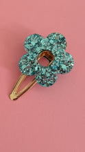 Charger l'image dans la galerie, Barrette pailletée - turquoise polaire
