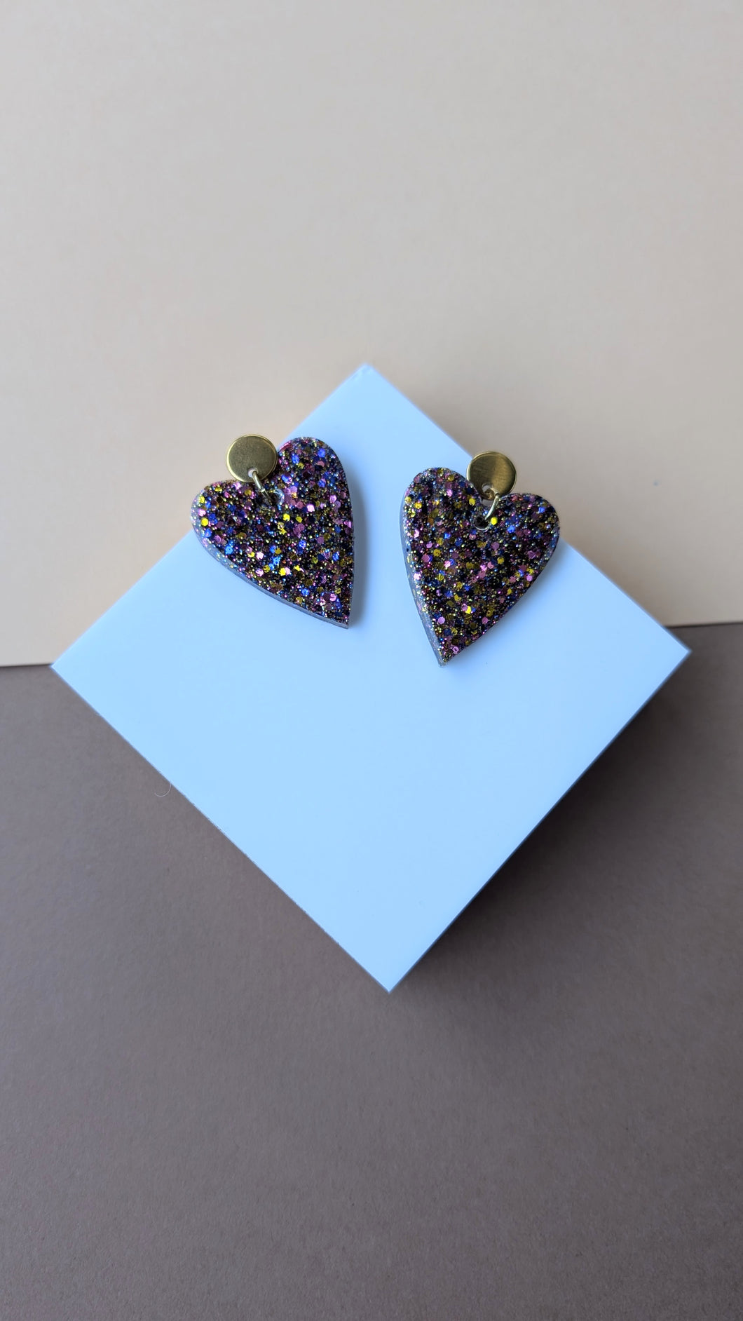 Boucle d'oreille cœur résine violet/ doré/ bleu