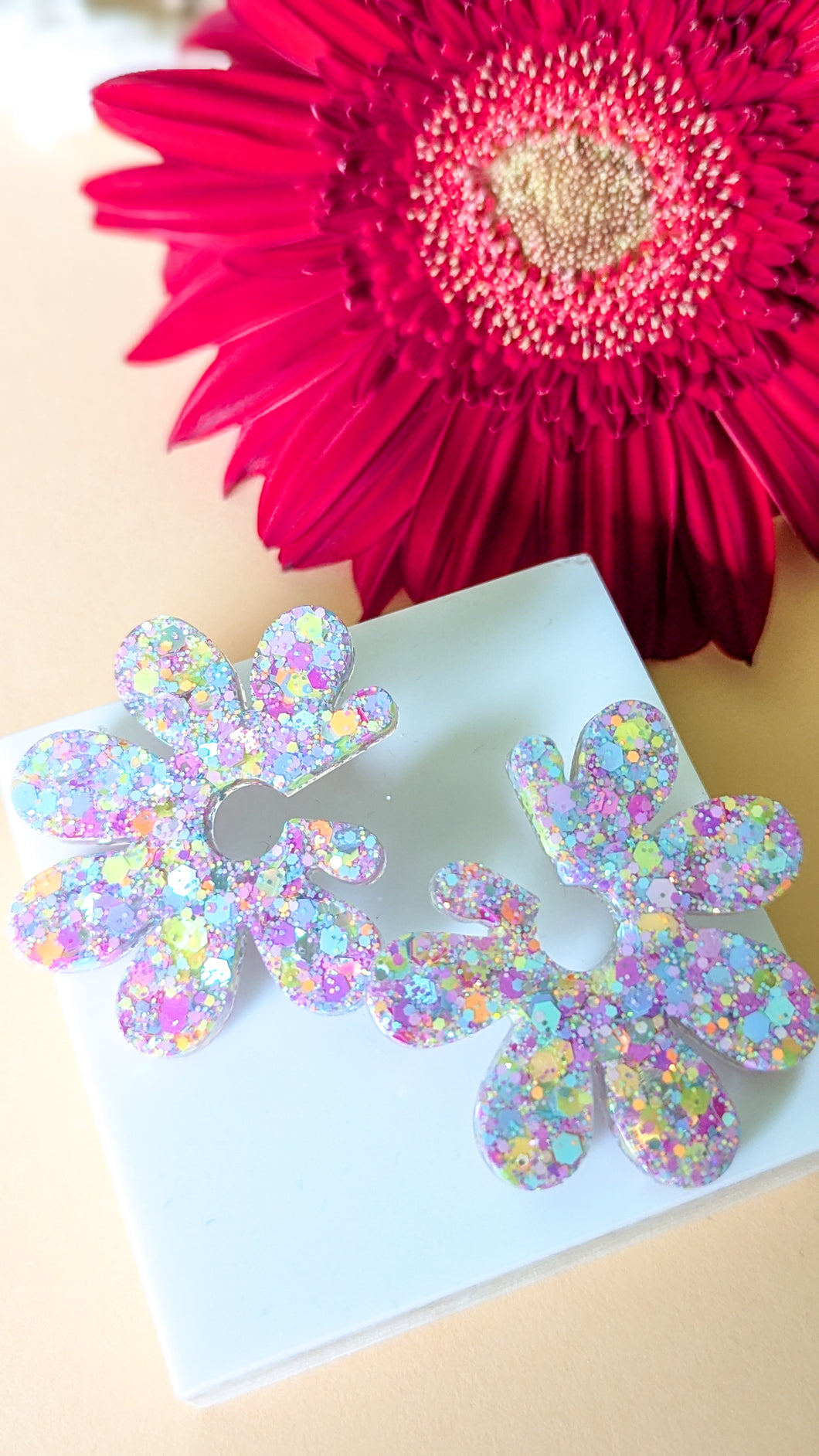 Boucles d'oreilles maxi fleur candy confettis
