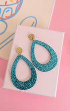 Charger l'image dans la galerie, Boucles d'oreilles pendantes goutte - turquoise
