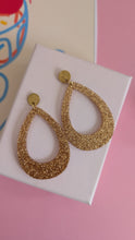 Charger l'image dans la galerie, Boucles d'oreilles pendantes goutte - doré
