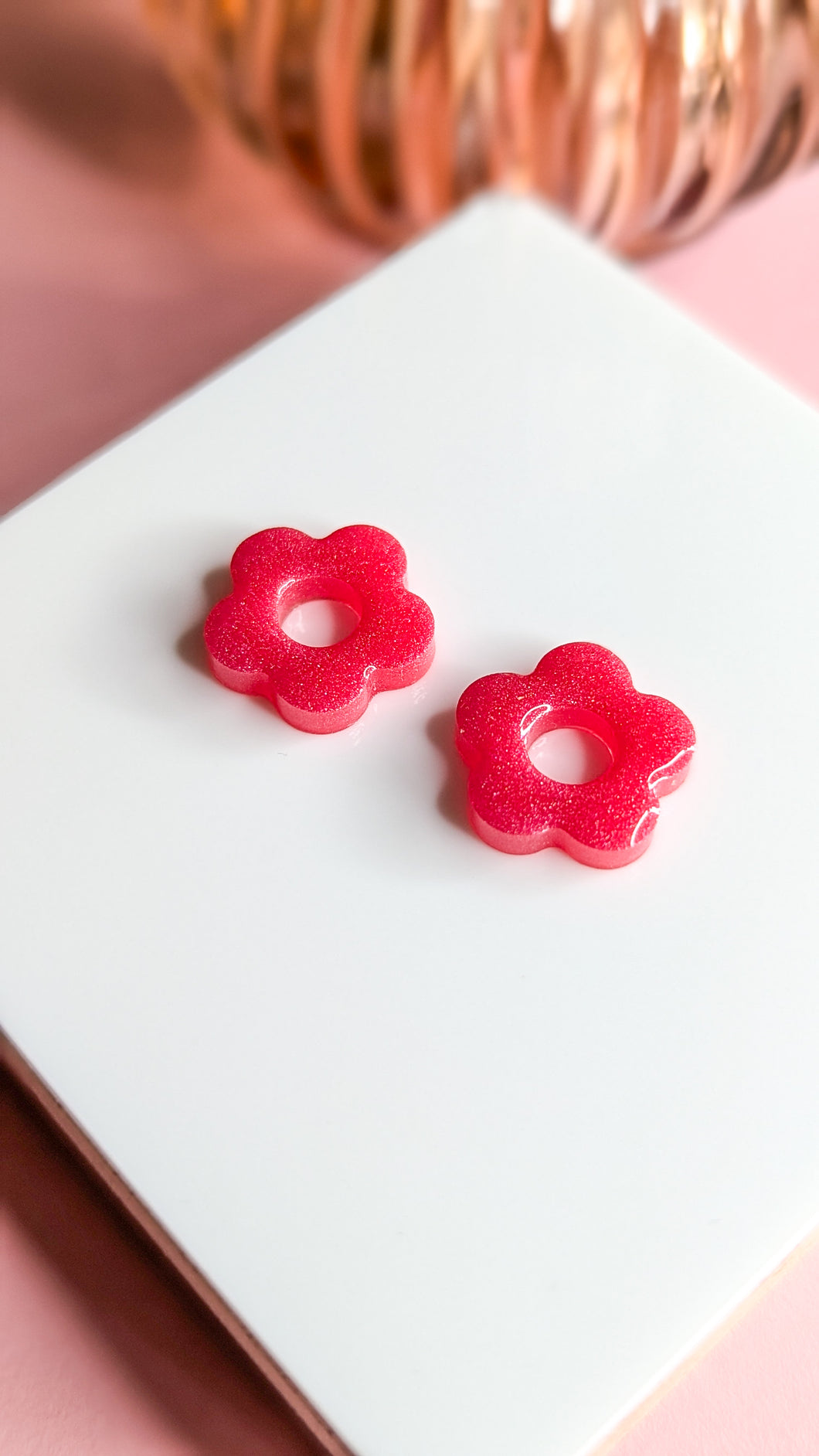 Pampilles résine époxy rose flashy| fleur petit format