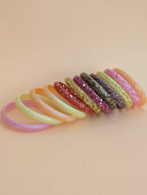 Charger l'image dans la galerie, Bracelet jonc résine rose irisé
