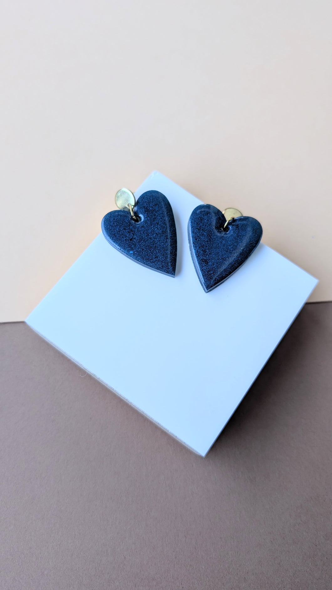 Boucle d'oreille cœur résine marine