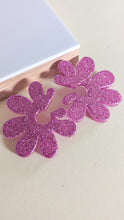 Charger l&#39;image dans la galerie, Boucles d&#39;oreilles maxi fleur rose
