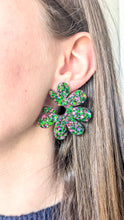 Charger l&#39;image dans la galerie, Boucles d&#39;oreilles maxi fleur rose/vert
