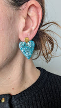 Charger l'image dans la galerie, Boucle d'oreille cœur résine turquoise polaire
