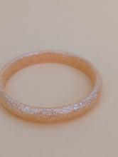 Charger l'image dans la galerie, Bracelet jonc résine orange irisé
