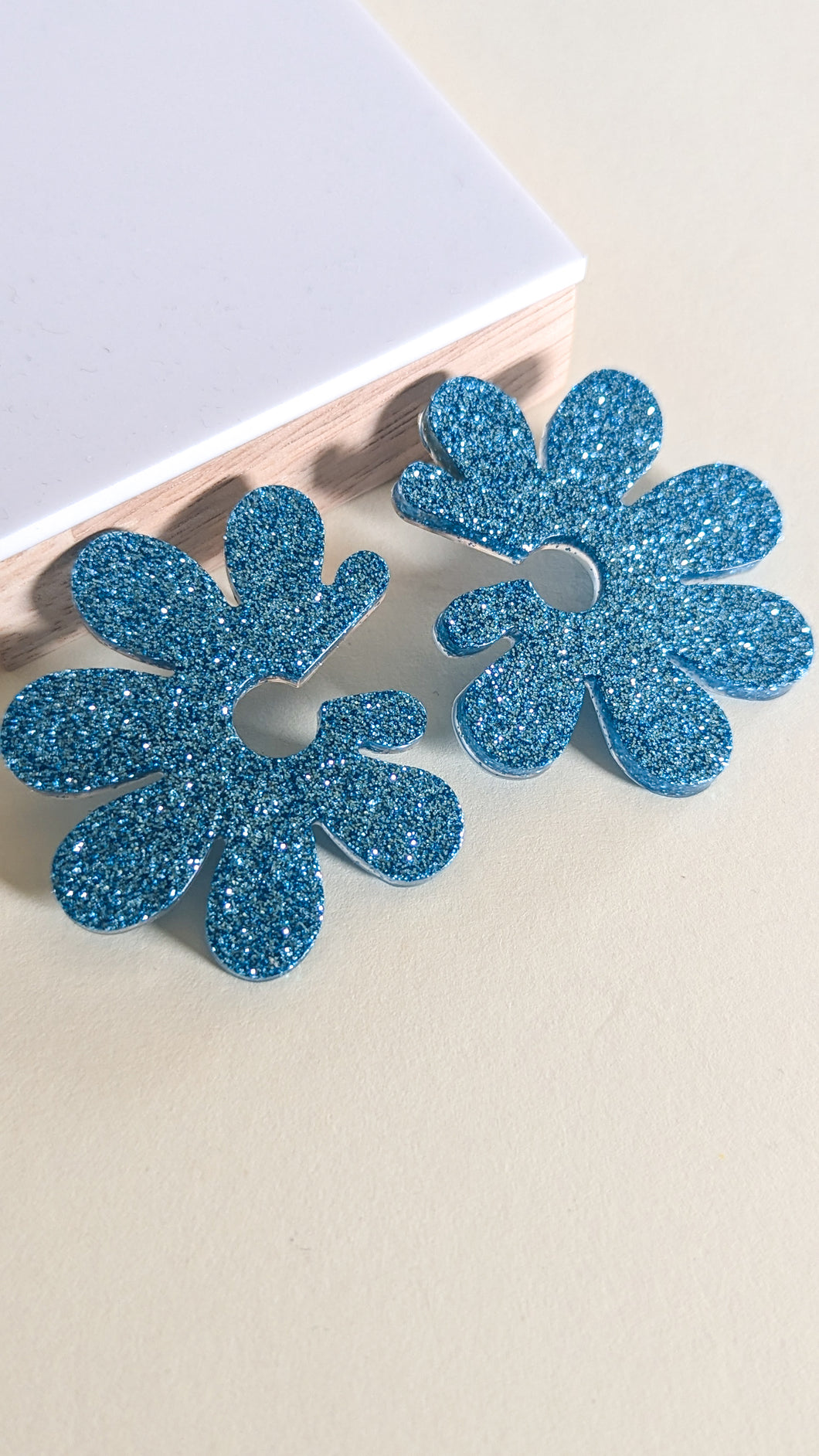 Boucles d'oreilles maxi fleur bleue