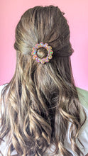 Charger l&#39;image dans la galerie, Barrette ronde fleur candy confettis
