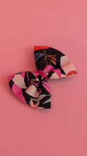 Charger l'image dans la galerie, Barrette arty noire
