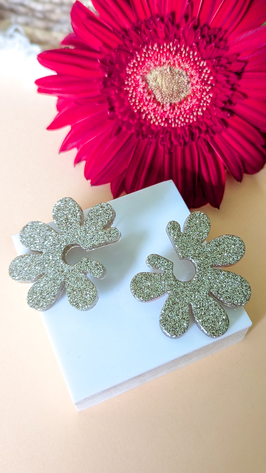 Boucles d'oreilles maxi fleur dorées