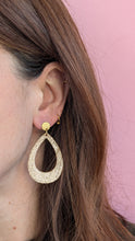 Charger l'image dans la galerie, Boucles d'oreilles pendantes goutte - doré
