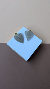 Boucle d'oreille cœur résine blanc doré