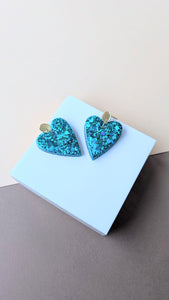 Boucle d'oreille cœur résine turquoise
