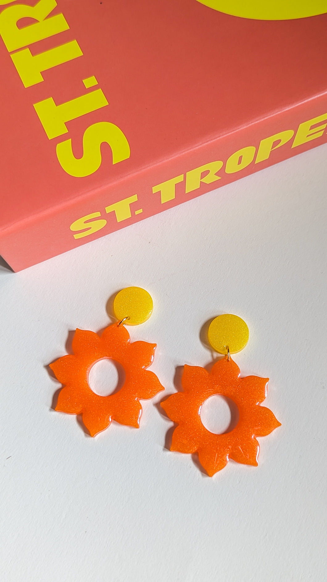 Boucles d'oreilles soleil résine orange et jaune